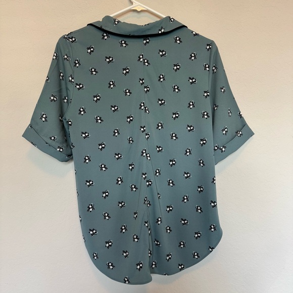 Ann Taylor Teal Collared Blouse with Black and White Floral Pattern Small - Picture 3 of 5